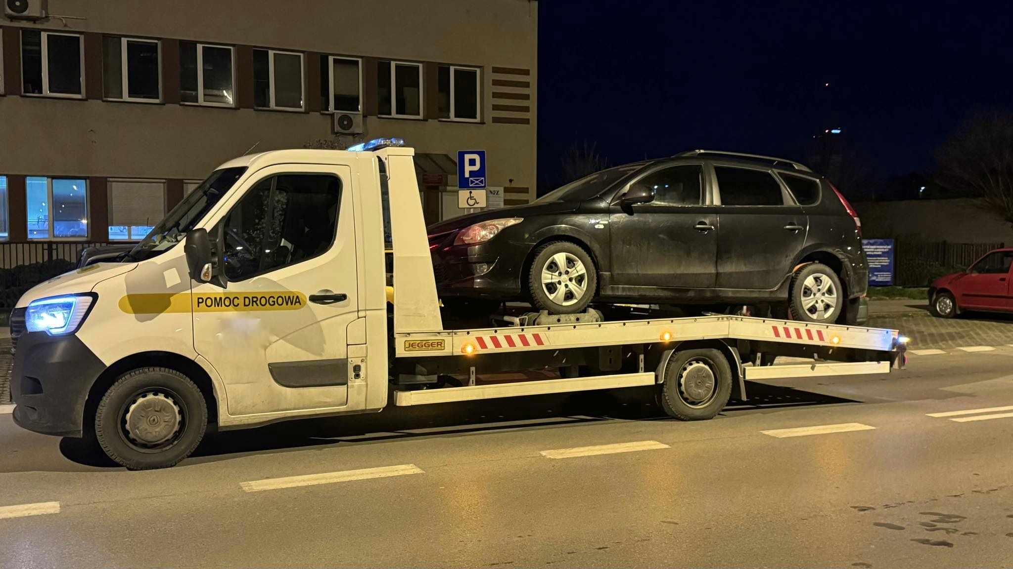 Holowanie samochodów po wypadkach drogowych